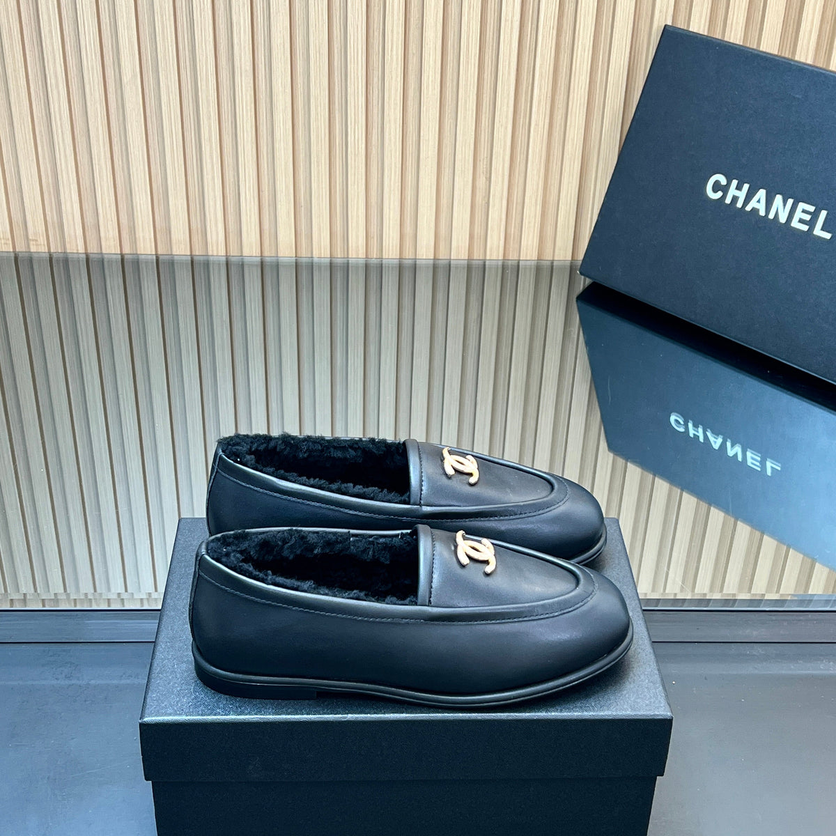 CHANEL 25S MARY JANE BALLET FLATS IN BLACK CALFSKIN AND SOLF FLEECE LINING